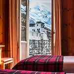 Le Hotel 2*